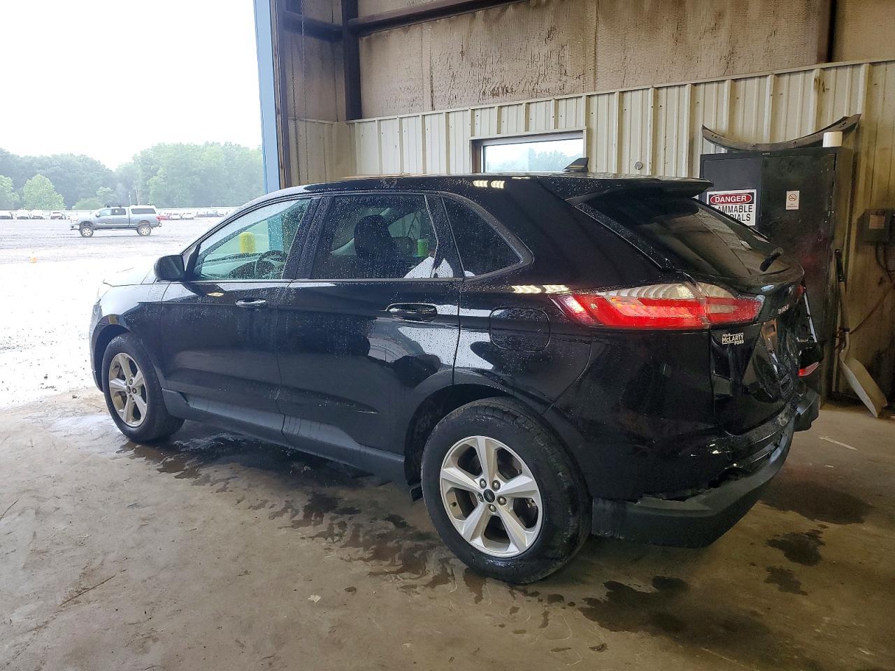 2024 Ford Edge Se - Image 3