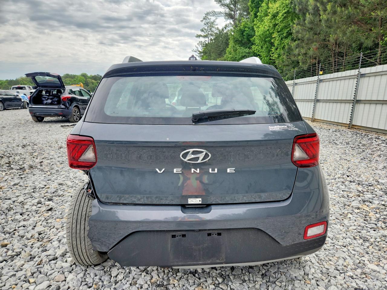 2026 Hyundai Venue Sel - Image 6