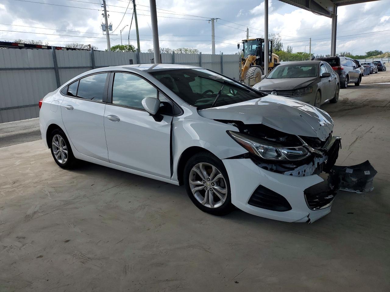 2019 Chevrolet Cruze Ls - Фото 4