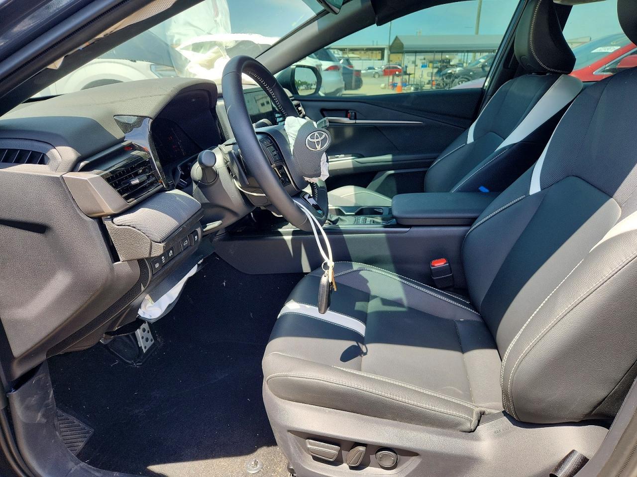 2025 Toyota Camry Se - Фото 7