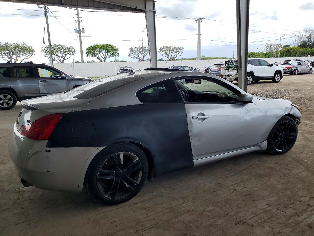 2009 Infiniti G37 Coupe Base - Image 3