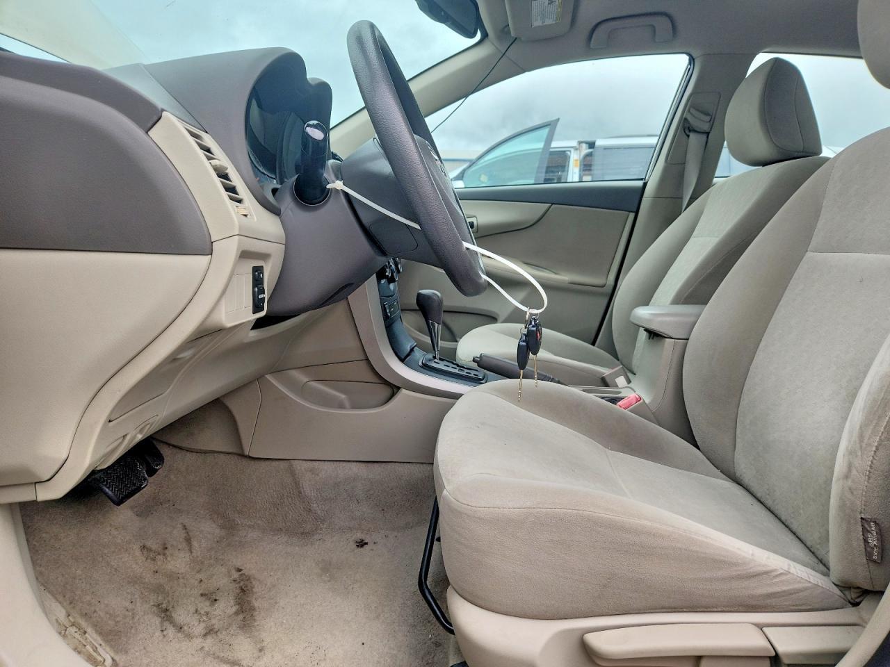 2009 Toyota Corolla Le - Image 7
