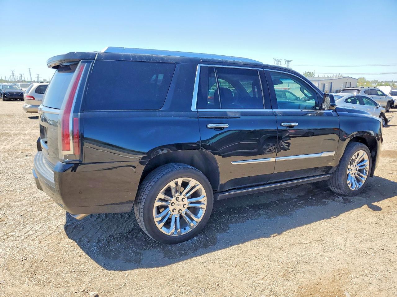 2019 Cadillac Escalade Premium Luxury - Image 3