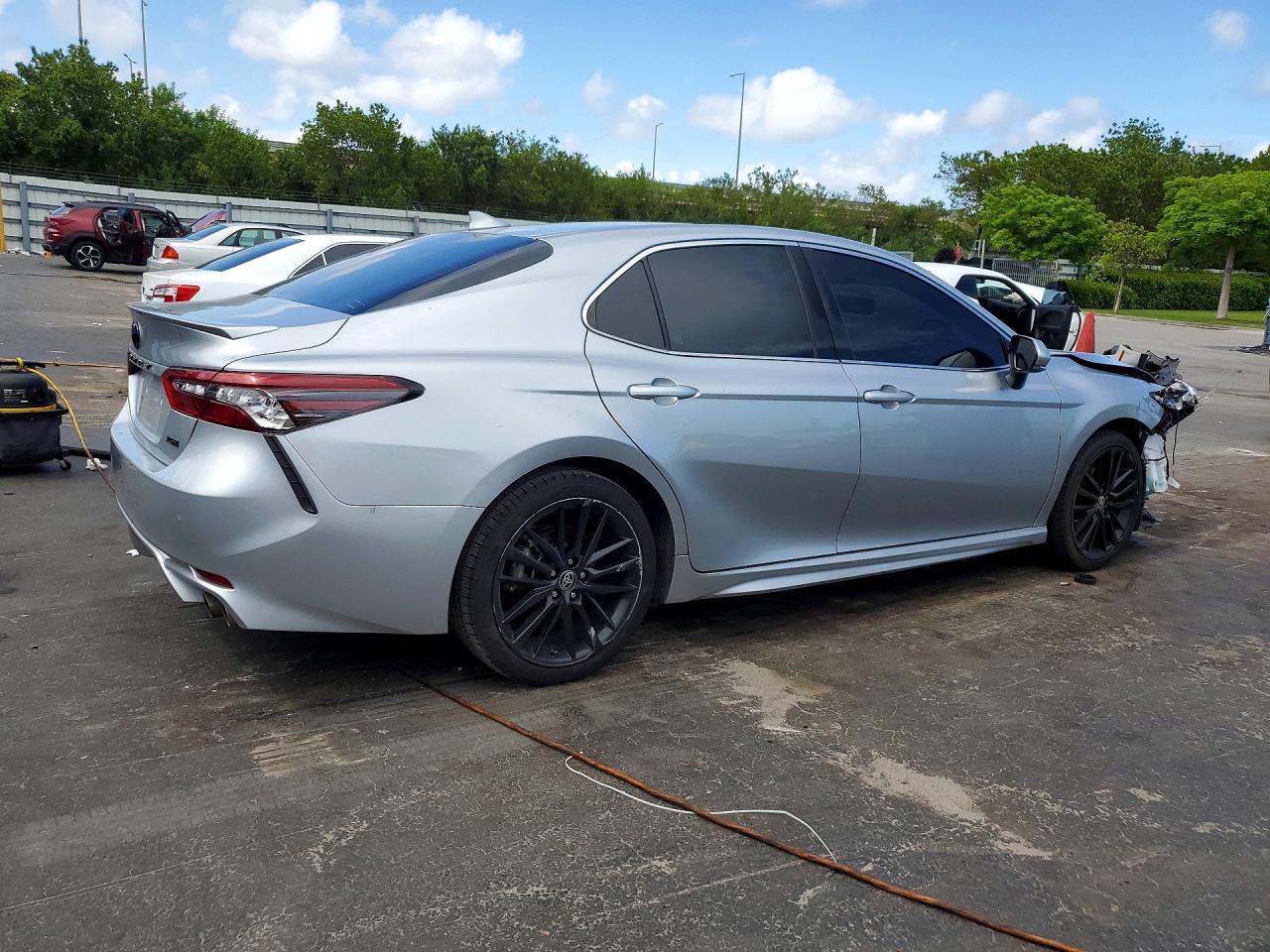 2023 Toyota Camry Xse - Image 3