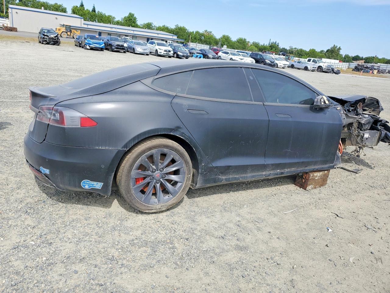2020 Tesla Model S - Фото 3
