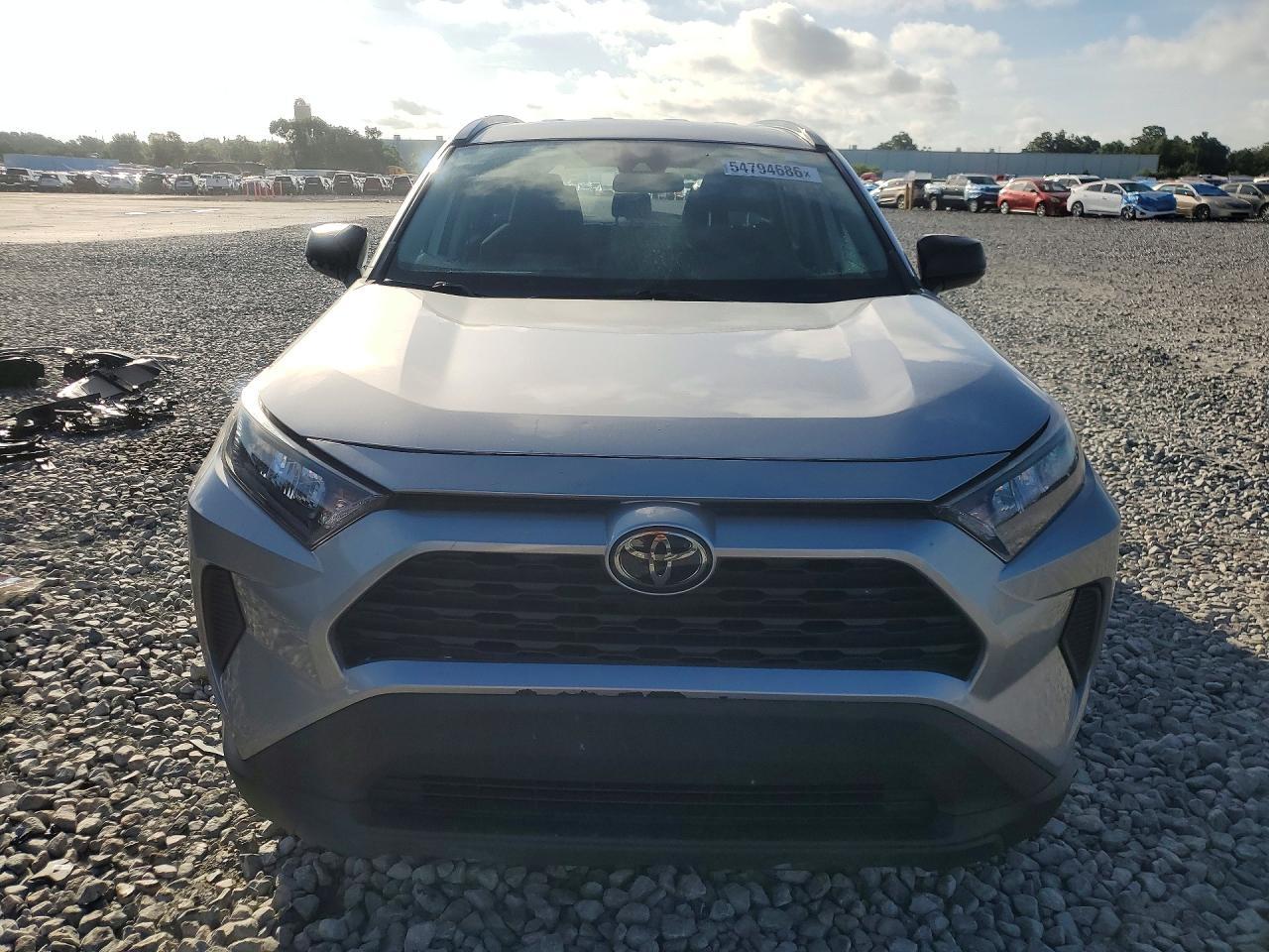 2021 Toyota Rav4 Le - Image 5