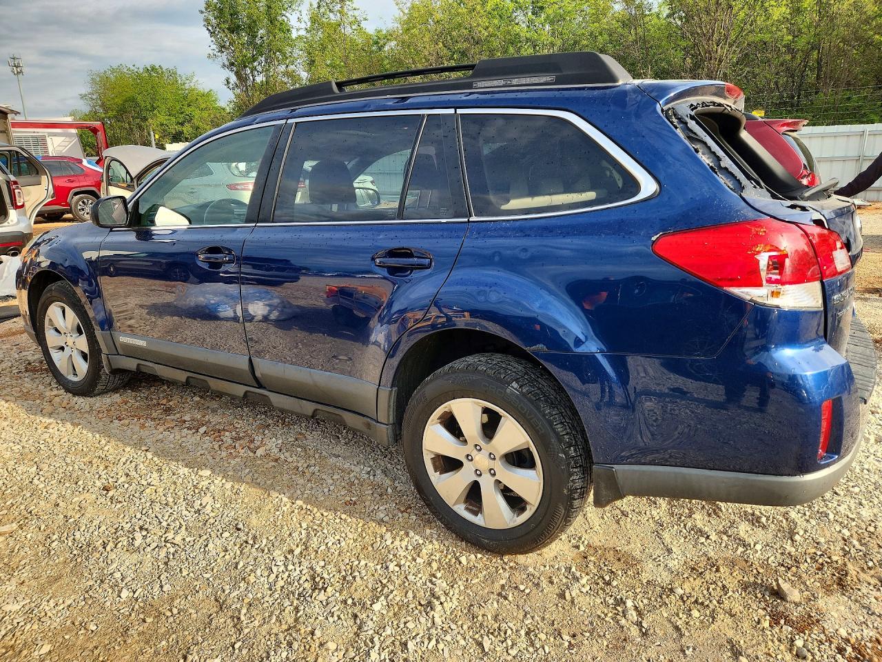 2010 Subaru Outback 2.5I Premium - Фото 2