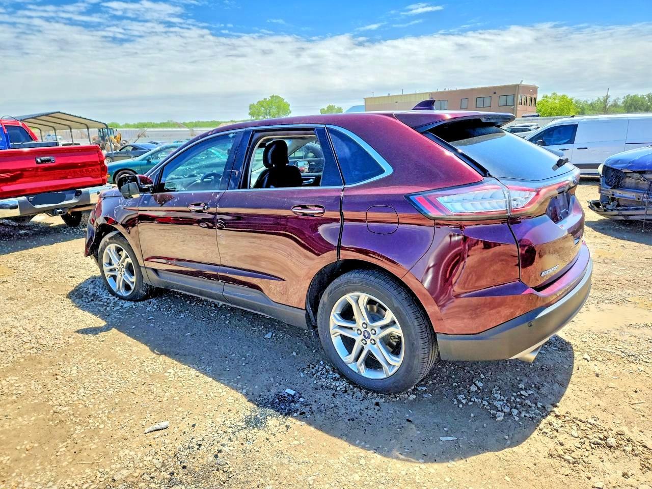 2017 Ford Edge Titanium - Image 2