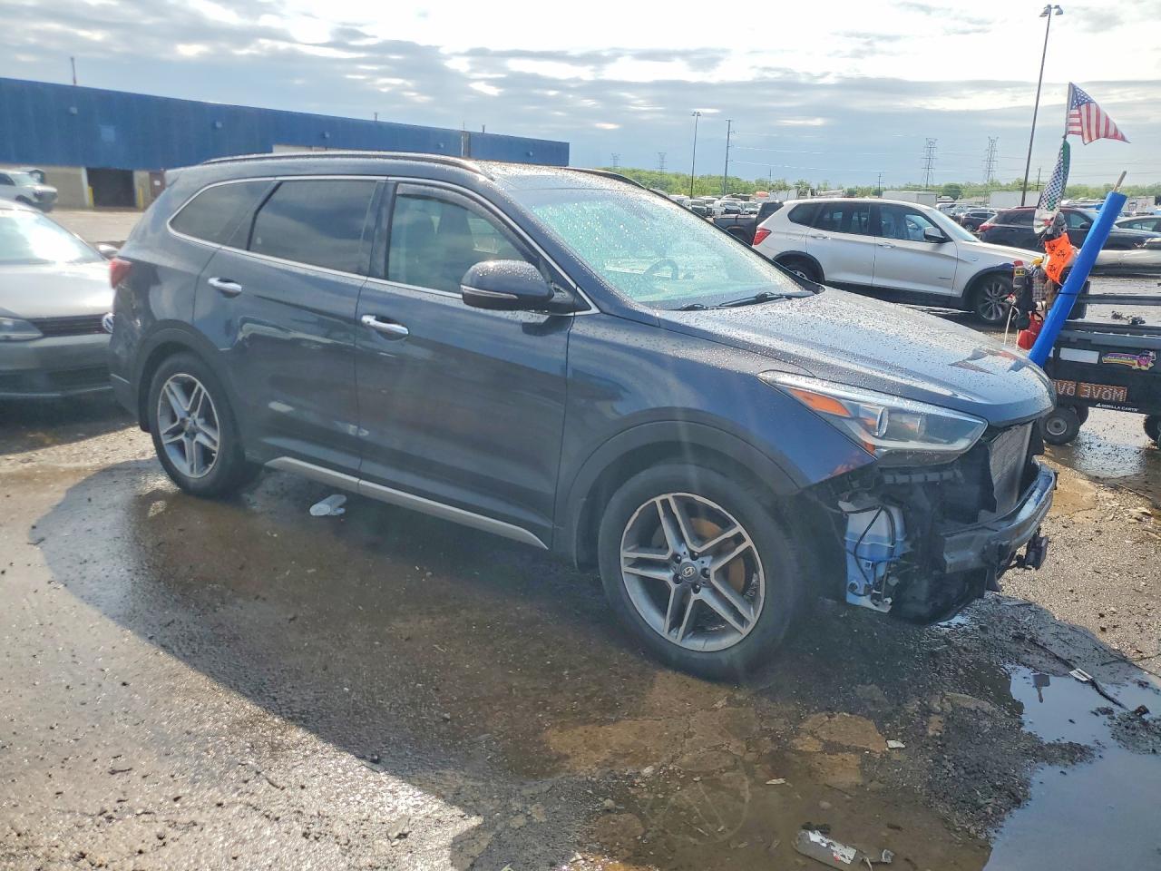 2017 Hyundai Santa Fe Limited Ultimate - Image 4
