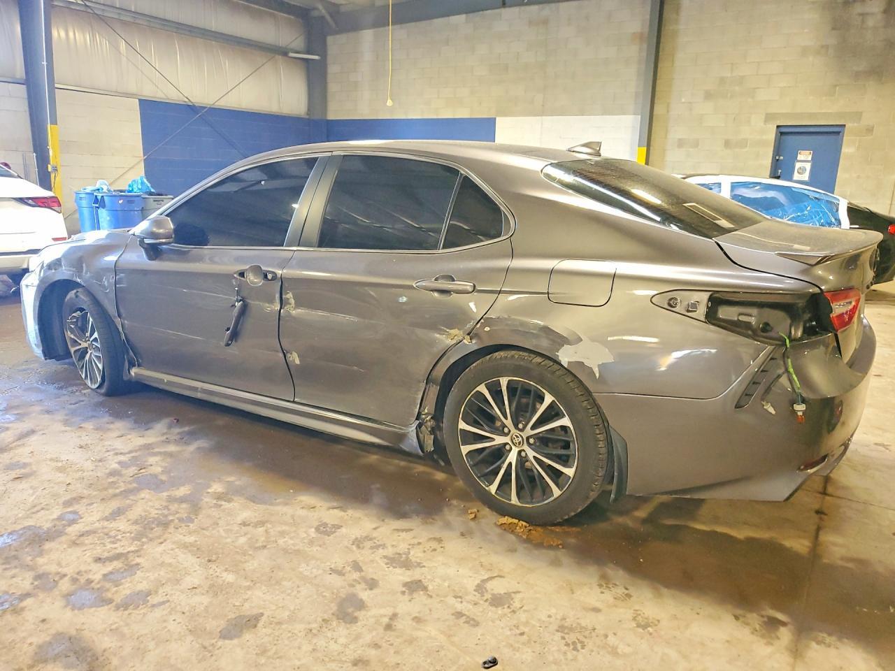 2020 Toyota Camry Se - Image 2