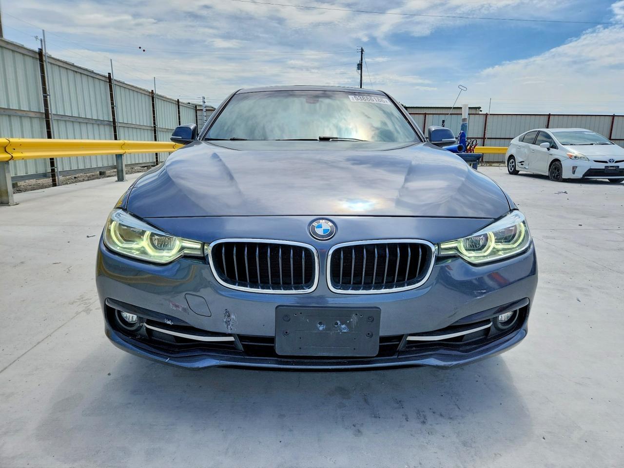2017 BMW 330 I - Фото 5