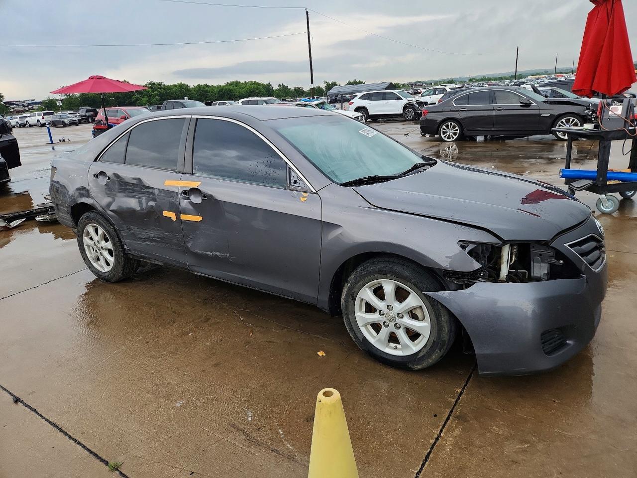 2011 Toyota Camry Le - Фото 4