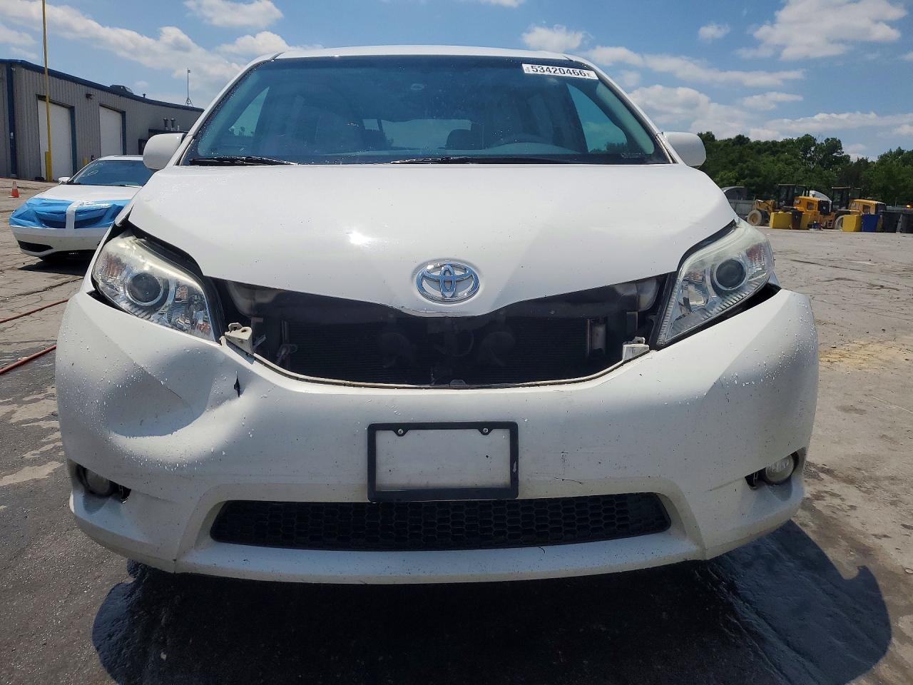 2014 Toyota Sienna Xle 8-Passenger - Фото 5
