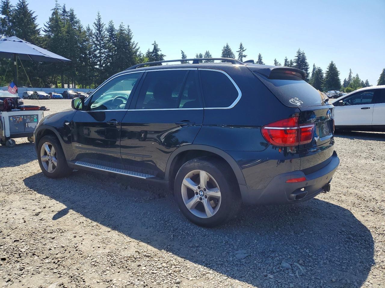 2011 BMW X5 xDrive50I - Image 2