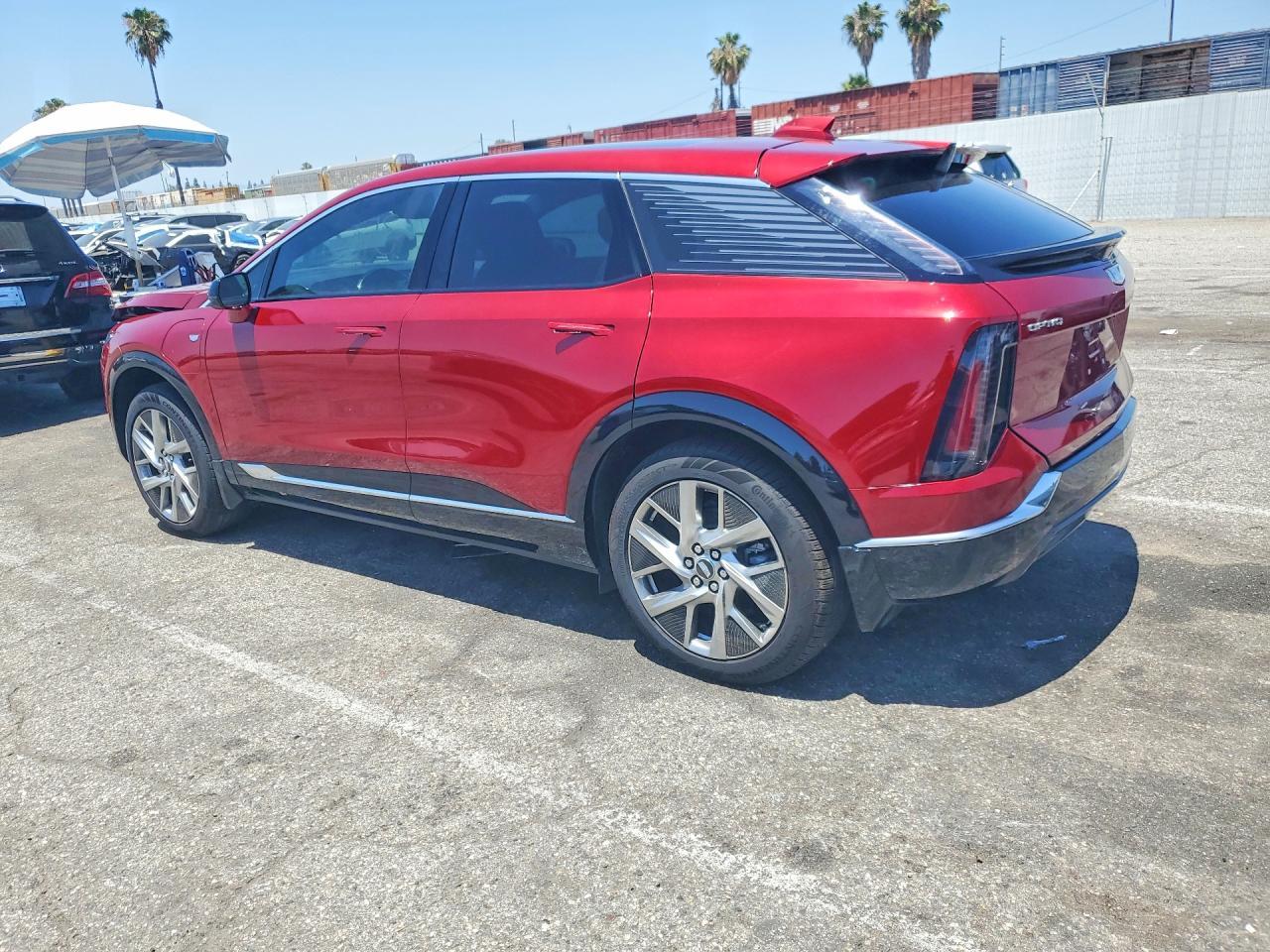 2025 Cadillac Optiq Luxury - Фото 3
