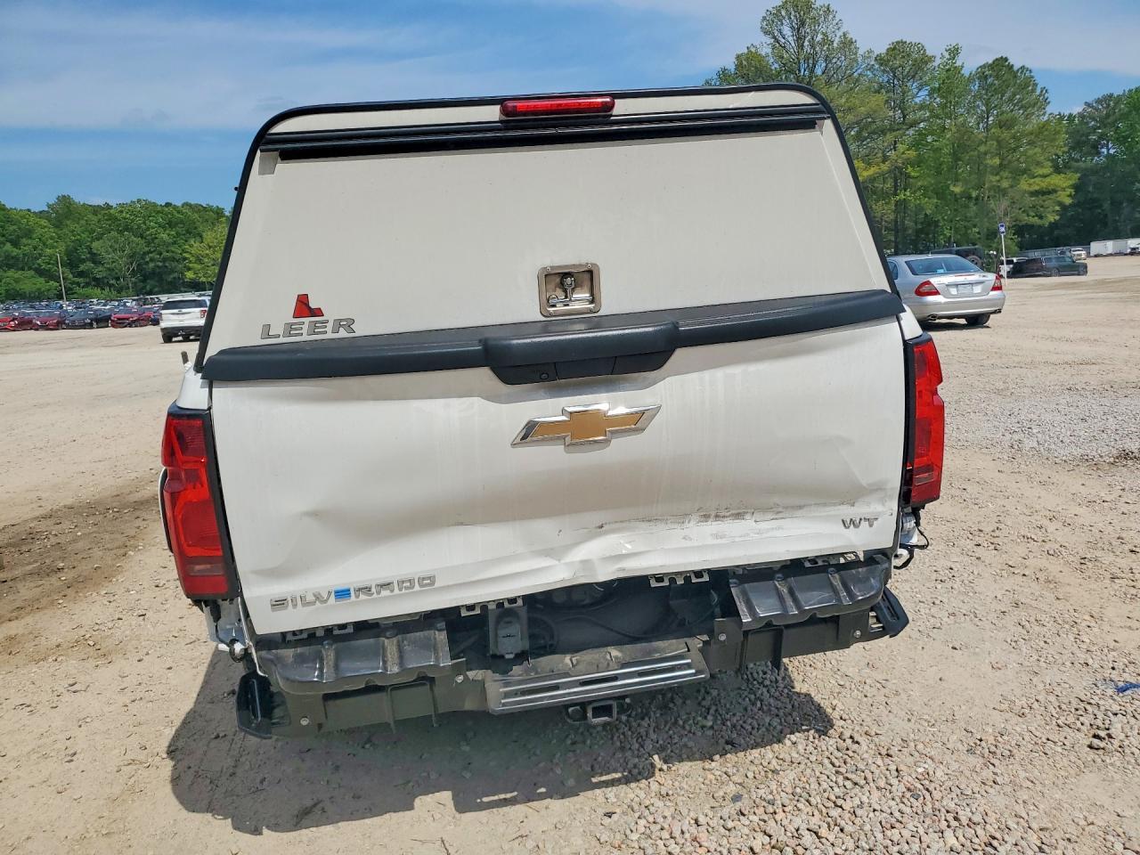 2025 Chevrolet Silverado - Фото 6