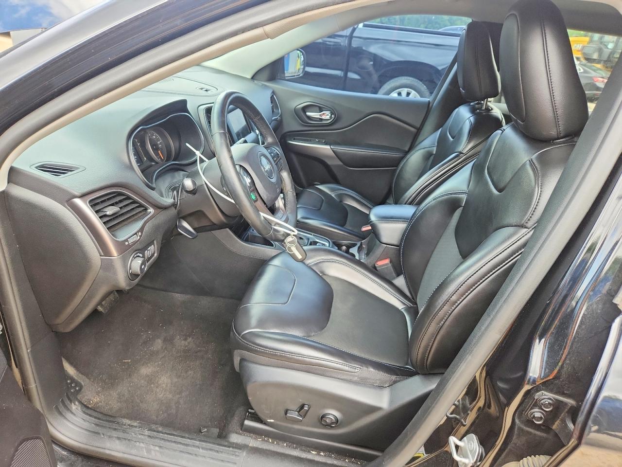 2019 Jeep Cherokee Latitude Plus - Image 7