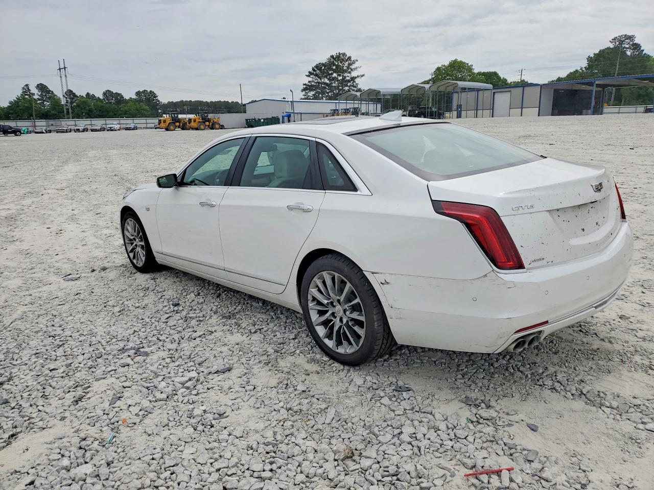 2017 Cadillac Ct6 Luxury - Image 2