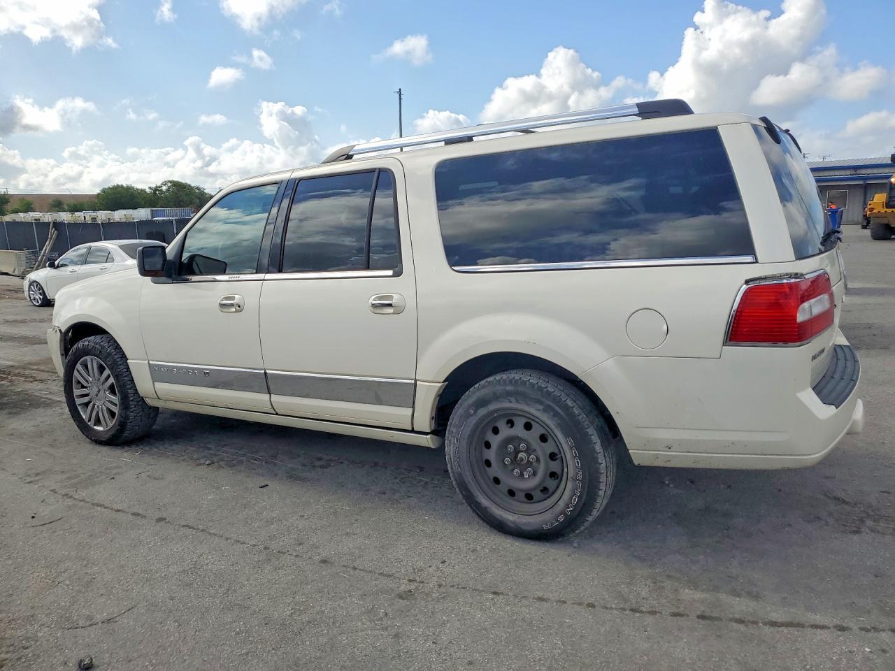 2008 Lincoln Navigator L - Фото 2