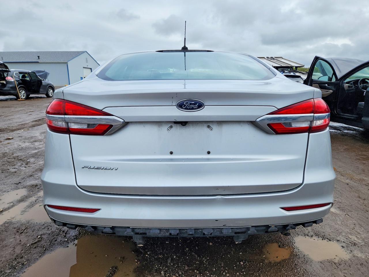 2019 Ford Fusion S - Image 6