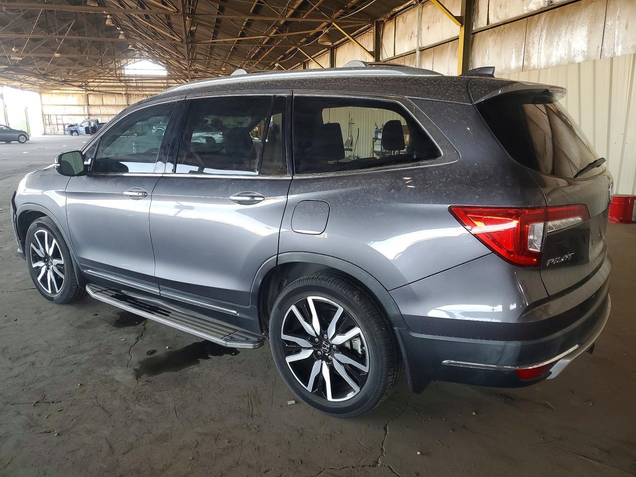 2021 Honda Pilot Touring - Image 2