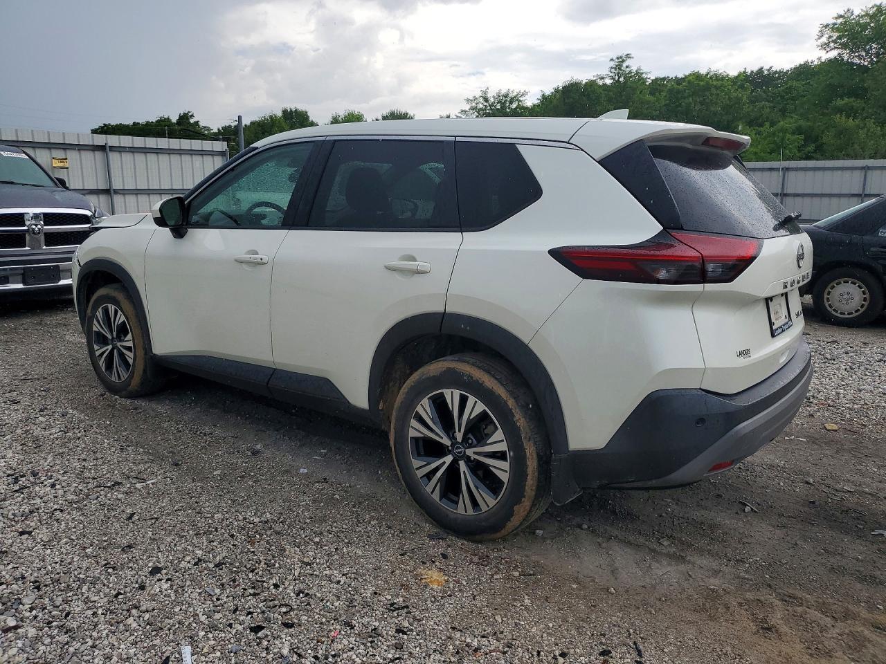 2023 Nissan Rogue Sv - Image 2