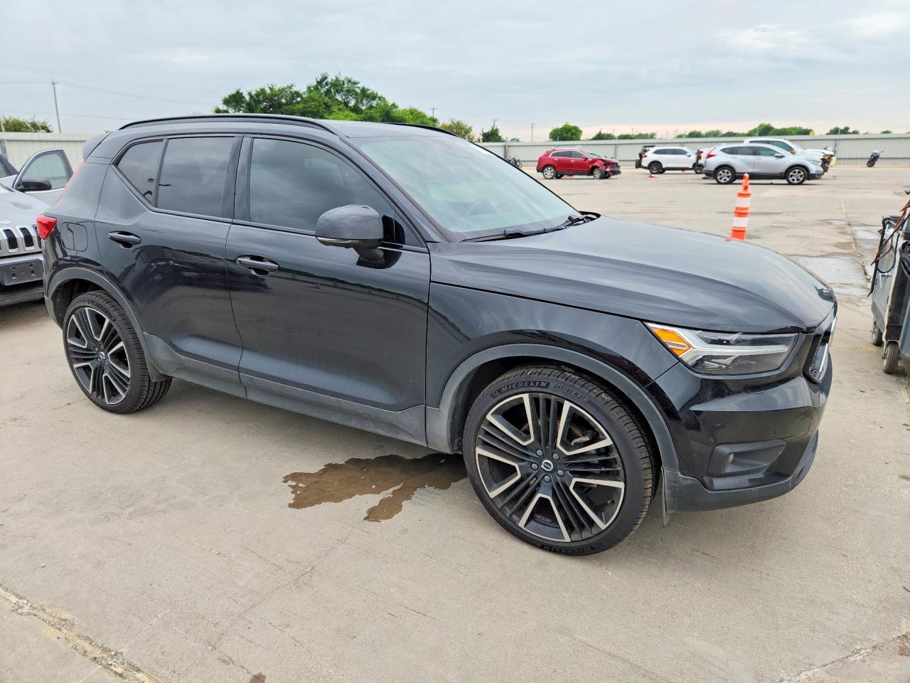 2022 Volvo Xc40 T5 R-Design - Фото 4