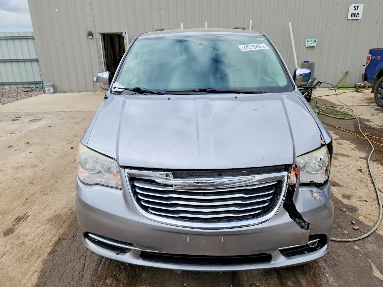 2014 Chrysler Town & Country Touring L - Фото 5
