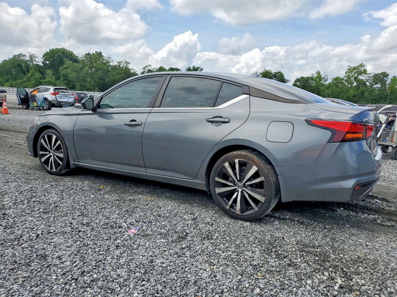 2021 Nissan Altima Sr - Фото 2