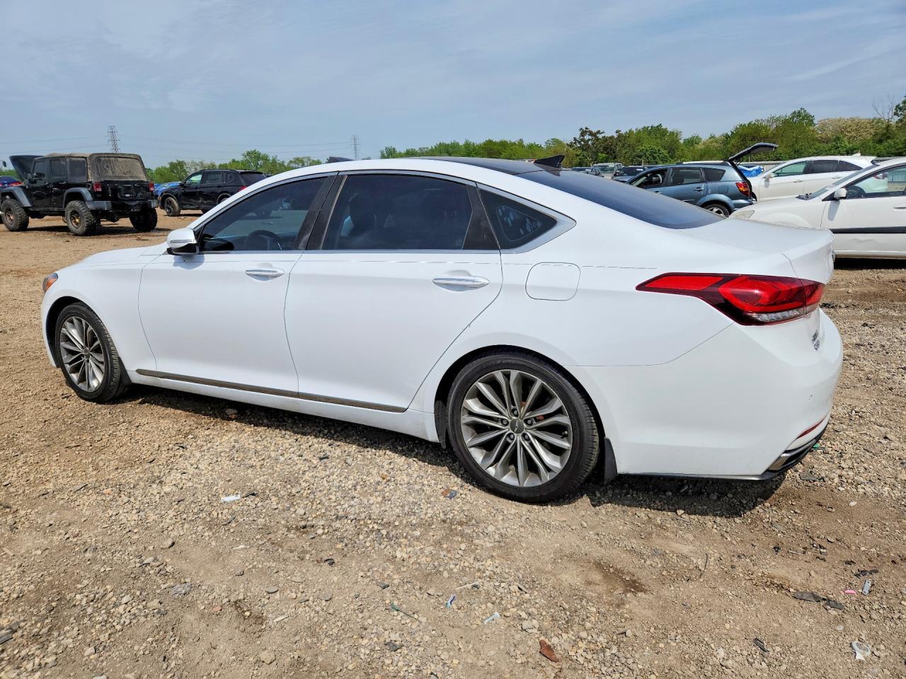 2015 Hyundai Genesis 3.8L - Фото 2