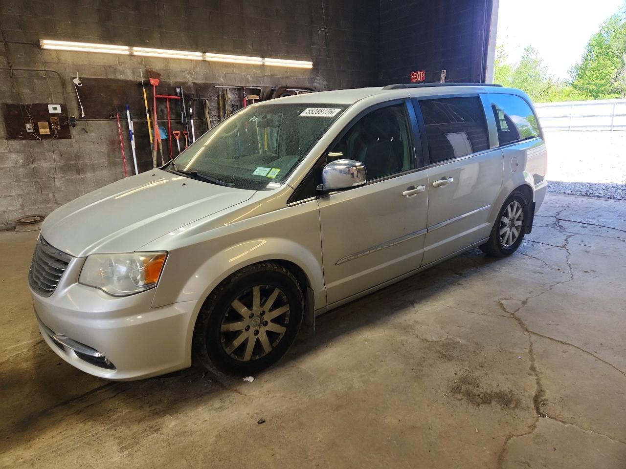 2011 Chrysler Town & Country Touring L