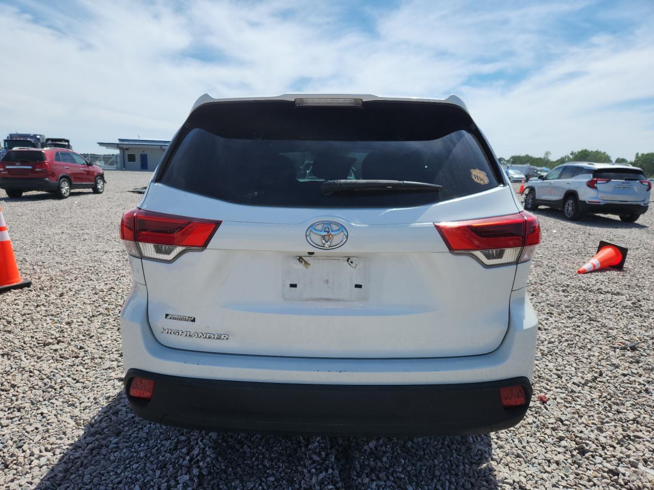 2018 Toyota Highlander Le - Фото 6