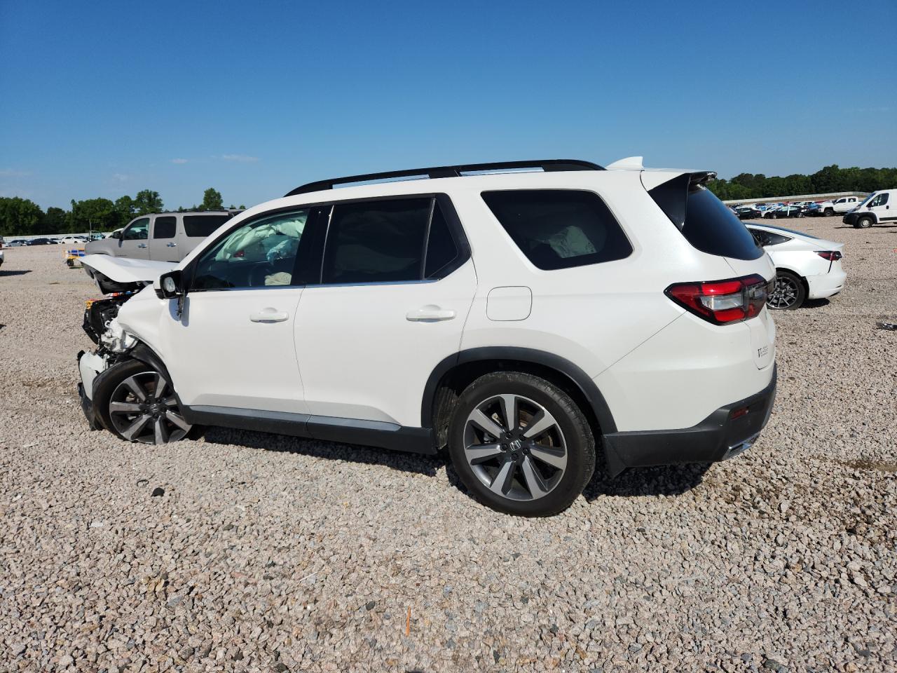 2025 Honda Pilot Touring - Фото 2
