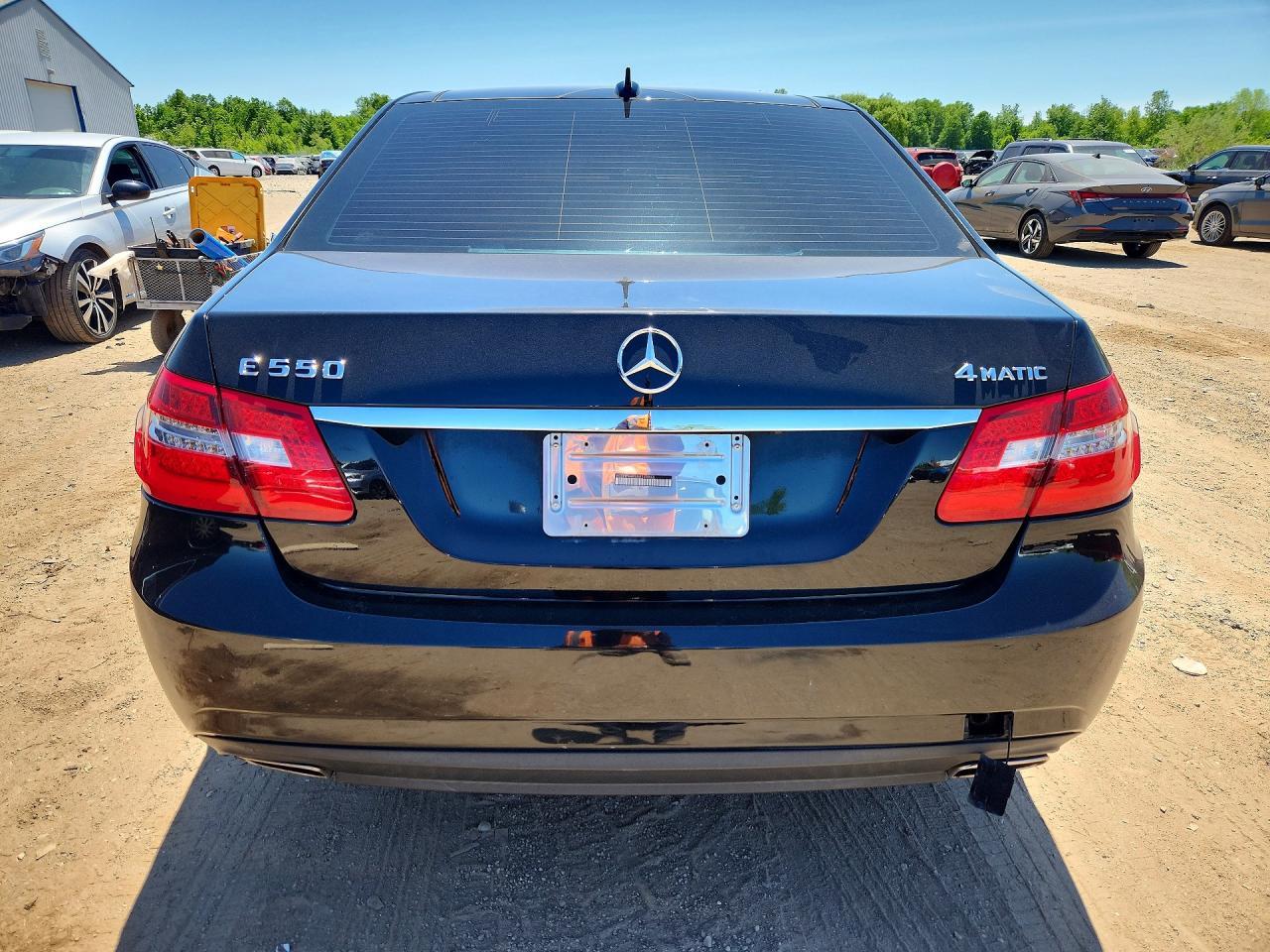 2010 Mercedes-Benz E 550 4Matic - Image 6