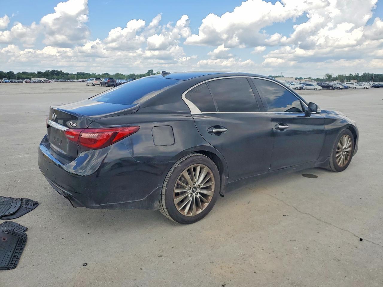 2019 Infiniti Q50 3.0T Luxe - Фото 3