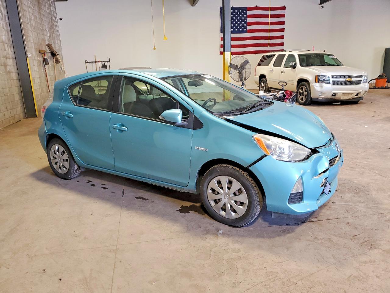 2013 Toyota Prius C Two - Image 4