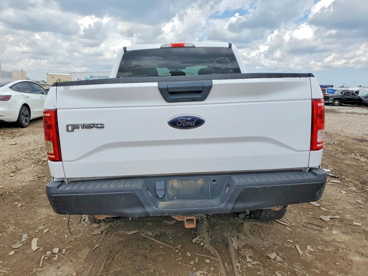 2015 Ford F150 Supercrew - Image 6