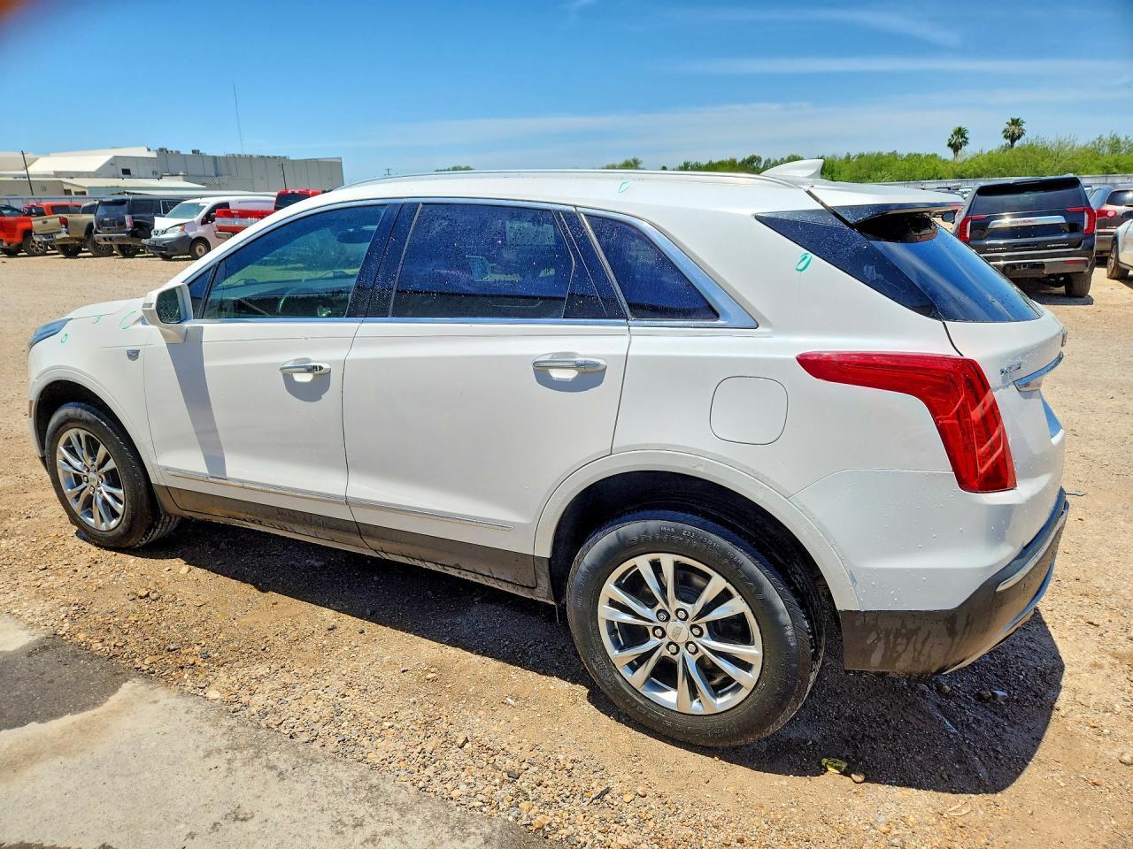 2020 Cadillac Xt5 Premium Luxury - Image 2