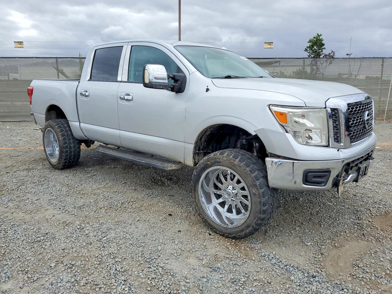 2018 Nissan Titan S - Image 4