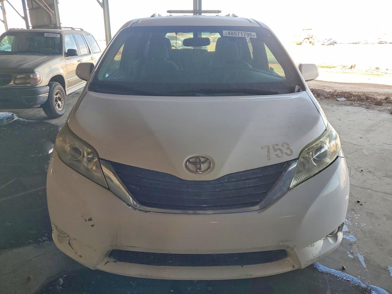 2015 Toyota Sienna - Фото 5