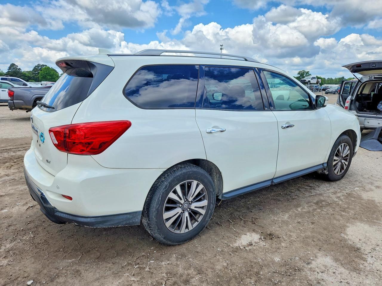 2019 Nissan Pathfinder Sv - Фото 3