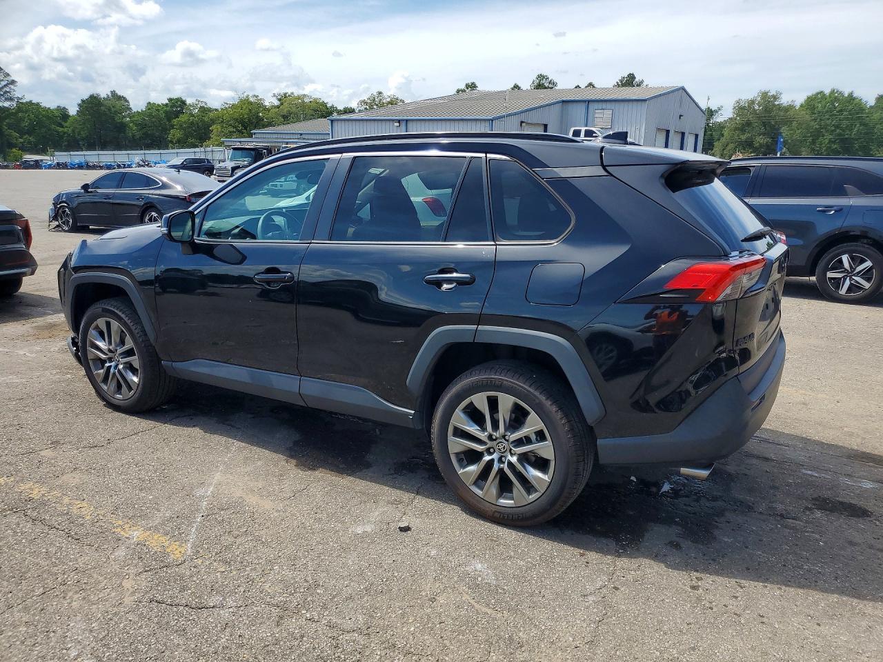 2022 Toyota Rav4 Xle Premium - Image 2