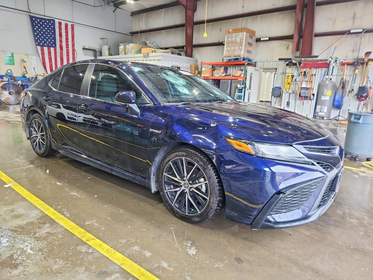 2021 Toyota Camry Se - Фото 4