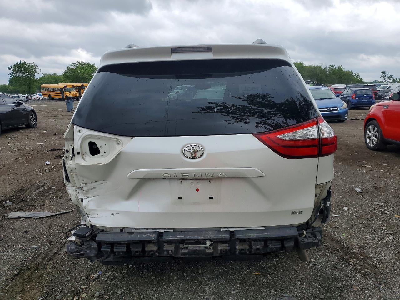 2016 Toyota Sienna Xle 8-Passenger - Фото 6