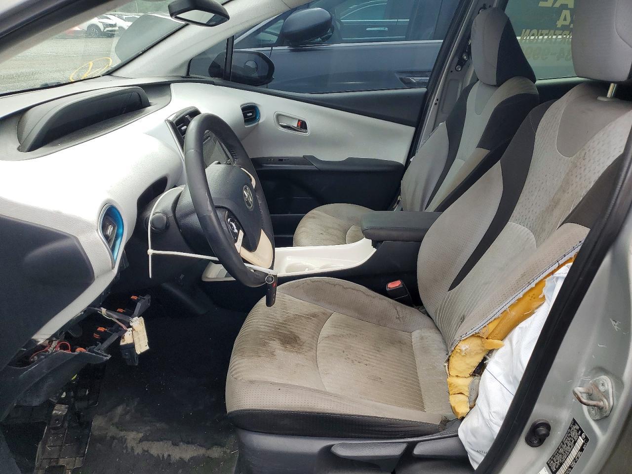 2017 Toyota Prius Four - Image 7