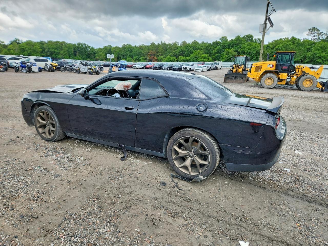 2019 Dodge Challenger - Image 2