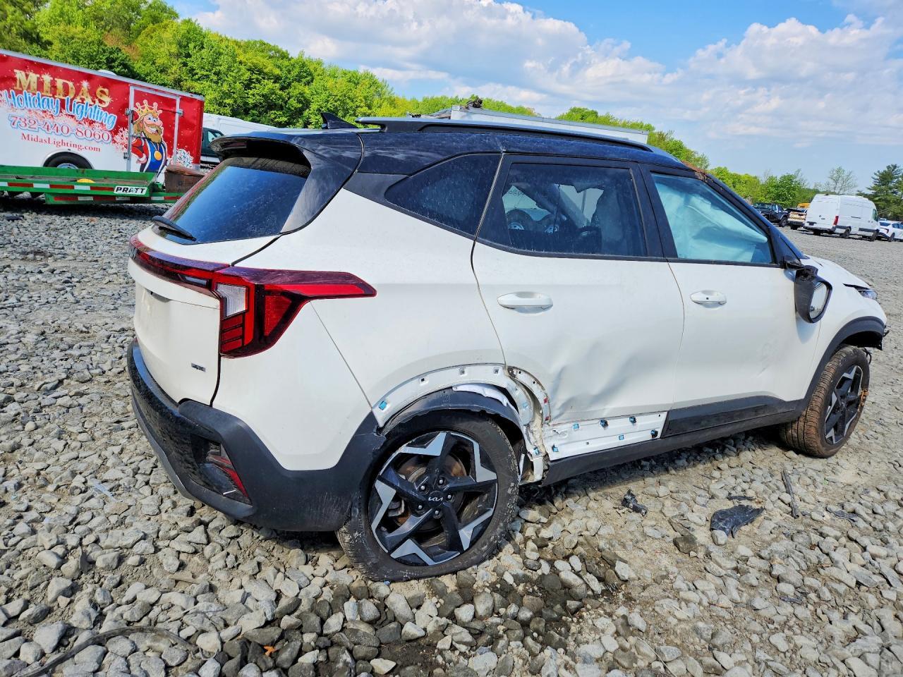 2025 Kia Seltos S - Image 3