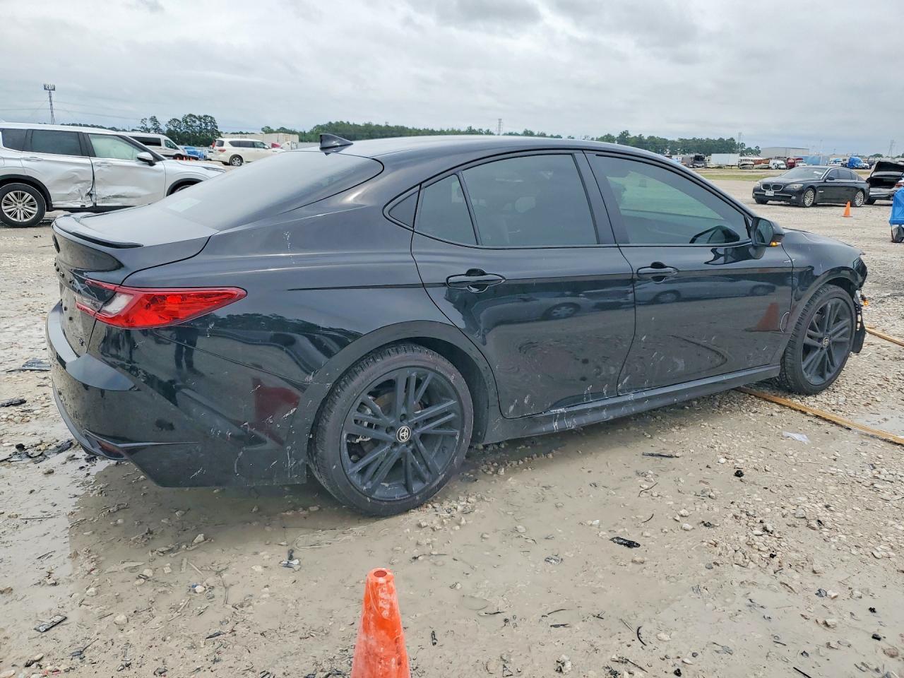 2026 Toyota Camry Nightshade - Фото 3