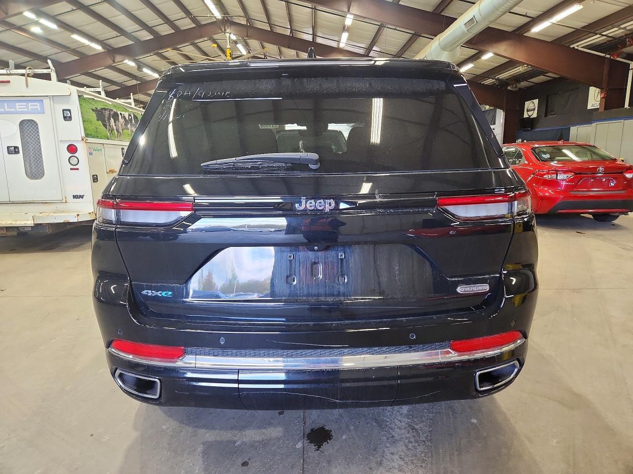 2024 Jeep Grand Cherokee Overland 4Xe - Image 6