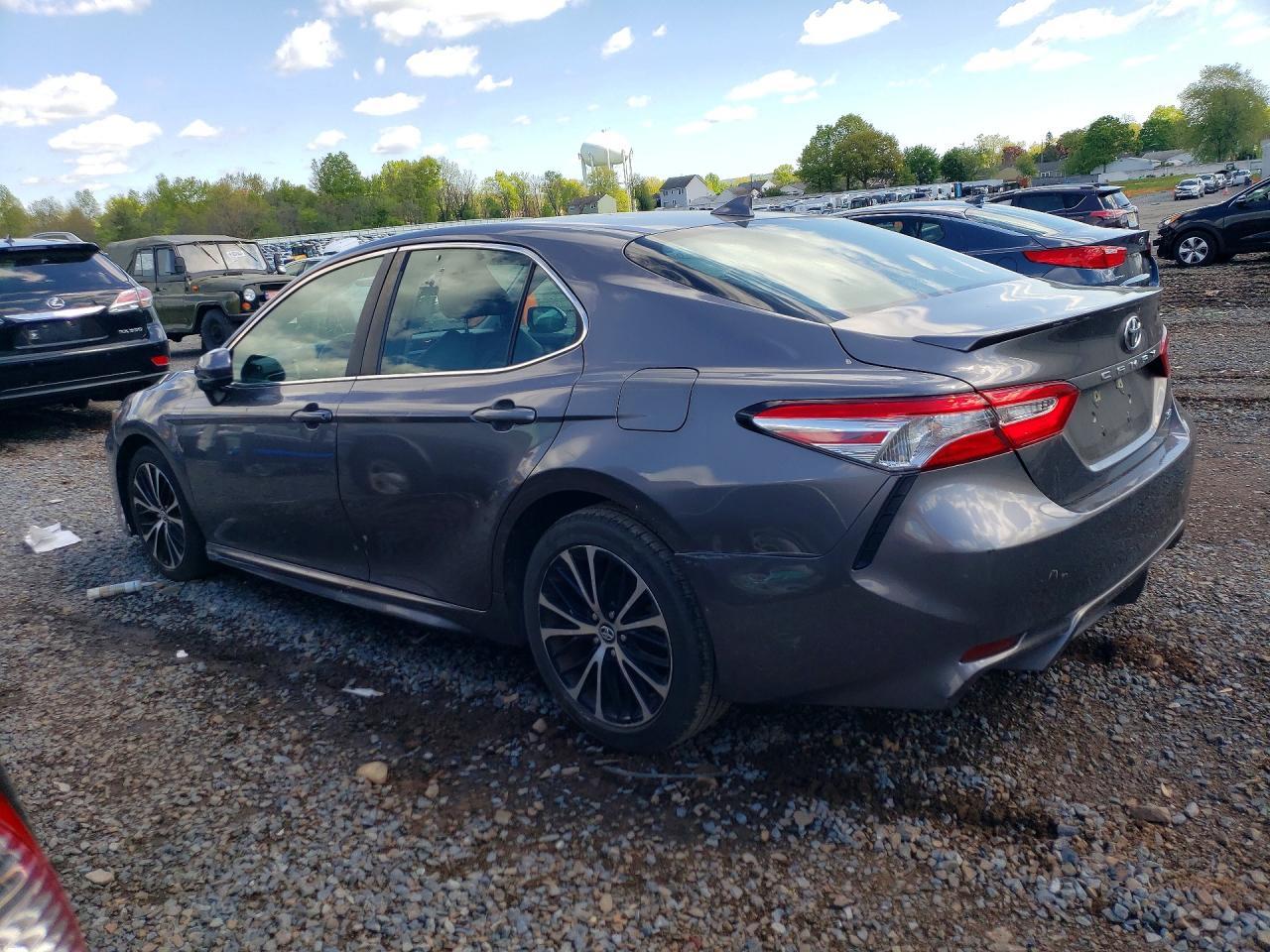 2020 Toyota Camry Se - Image 2